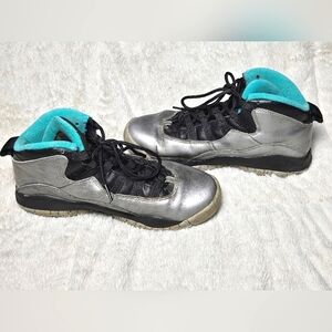 Boy's Jordan 10 Retro Lady Liberty Sneakers, Size 6Y